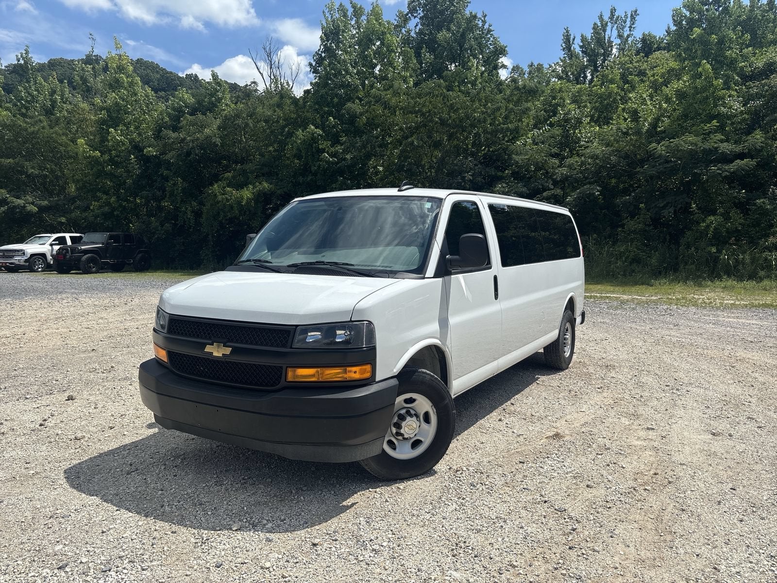 chevrolet express passenger 2024 1GAZGNF72R1211706 image chevrolet express passenger 2024 1GAZGNF72R1211706 image
